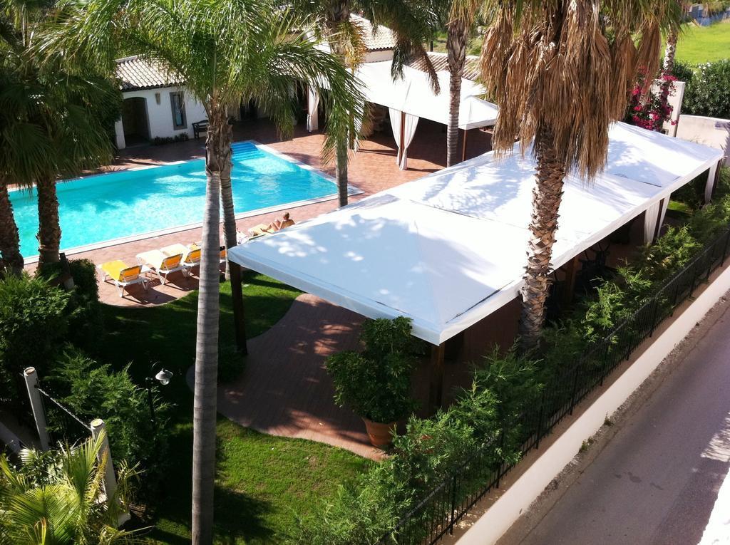 Hotel Redebora Torregrotta Екстер'єр фото