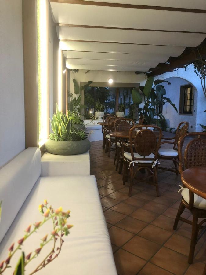 Hotel Redebora Torregrotta Екстер'єр фото