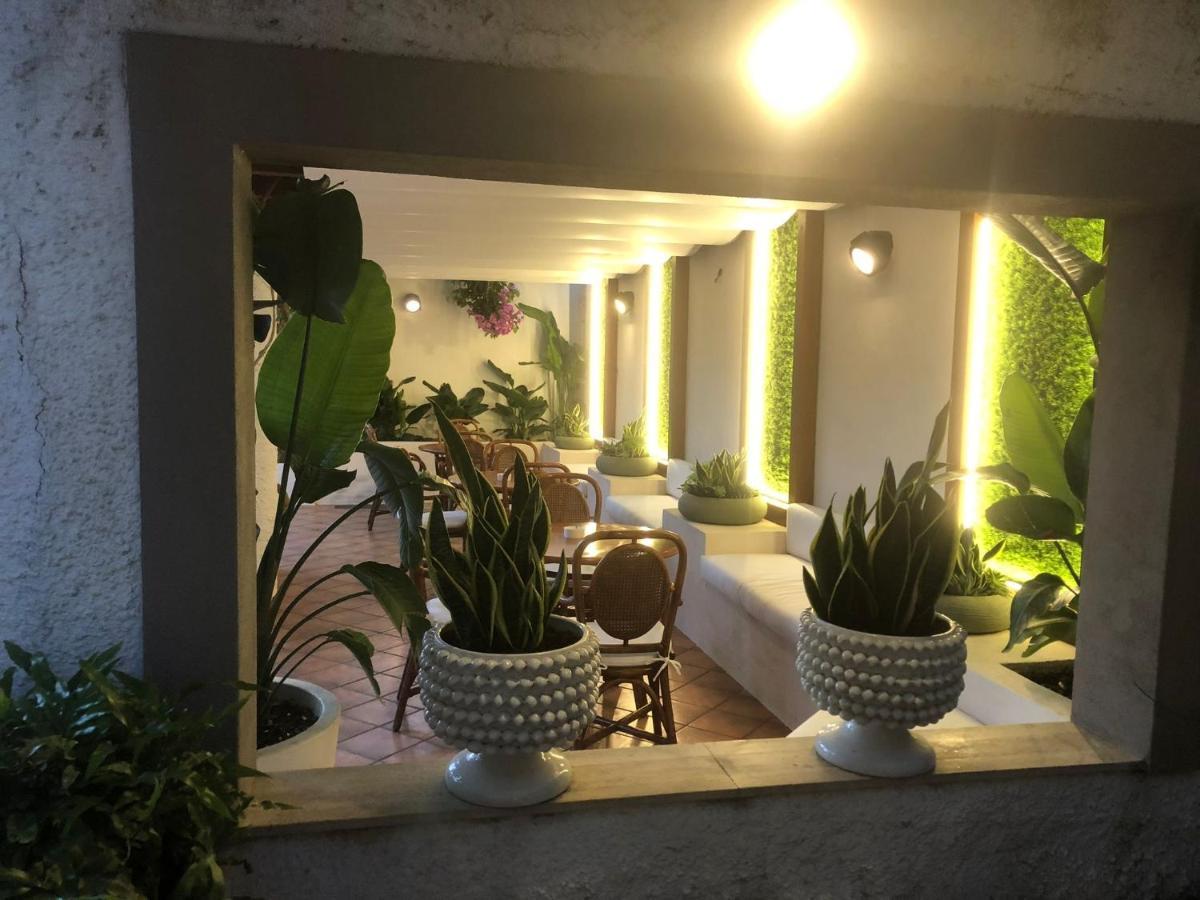 Hotel Redebora Torregrotta Екстер'єр фото